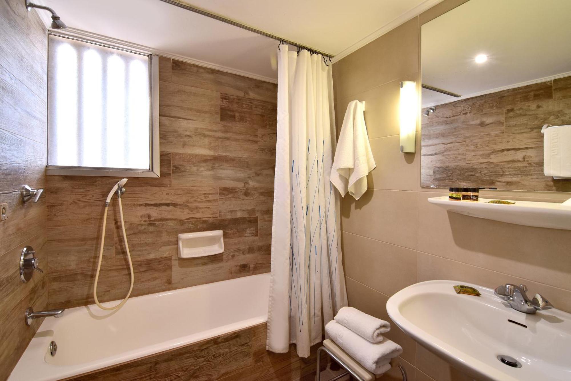 Premium One-Bedroom Apartment Side Sea View